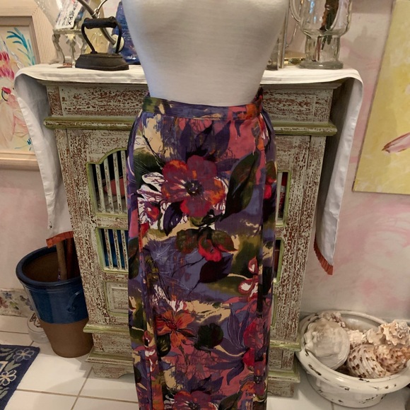 Napa Valley Woman Dresses & Skirts - Beautiful thin Maxi skirt for Spring and Summer